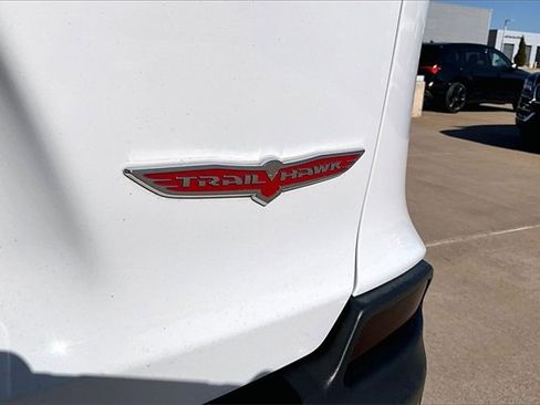 Used 2019 Jeep Cherokee Trailhawk image 33