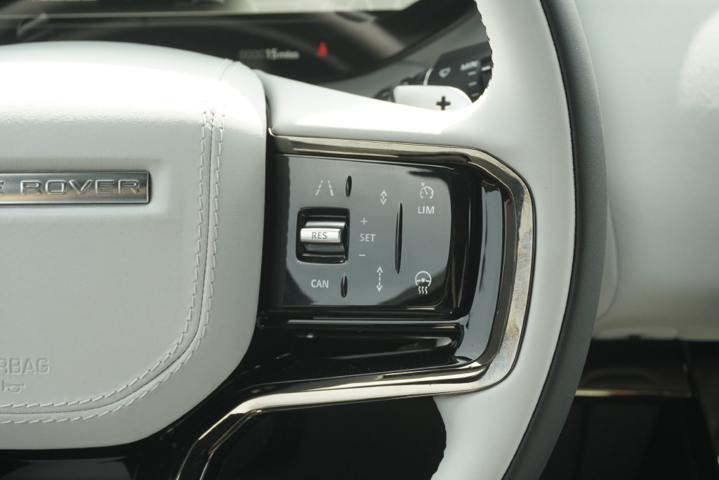 New 2026 Land Rover Range Rover Sport Dynamic SE AWD/4WD image 13