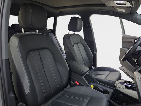 Used 2024 Audi Q4 e-tron Premium Plus w/ Premium Plus image 12