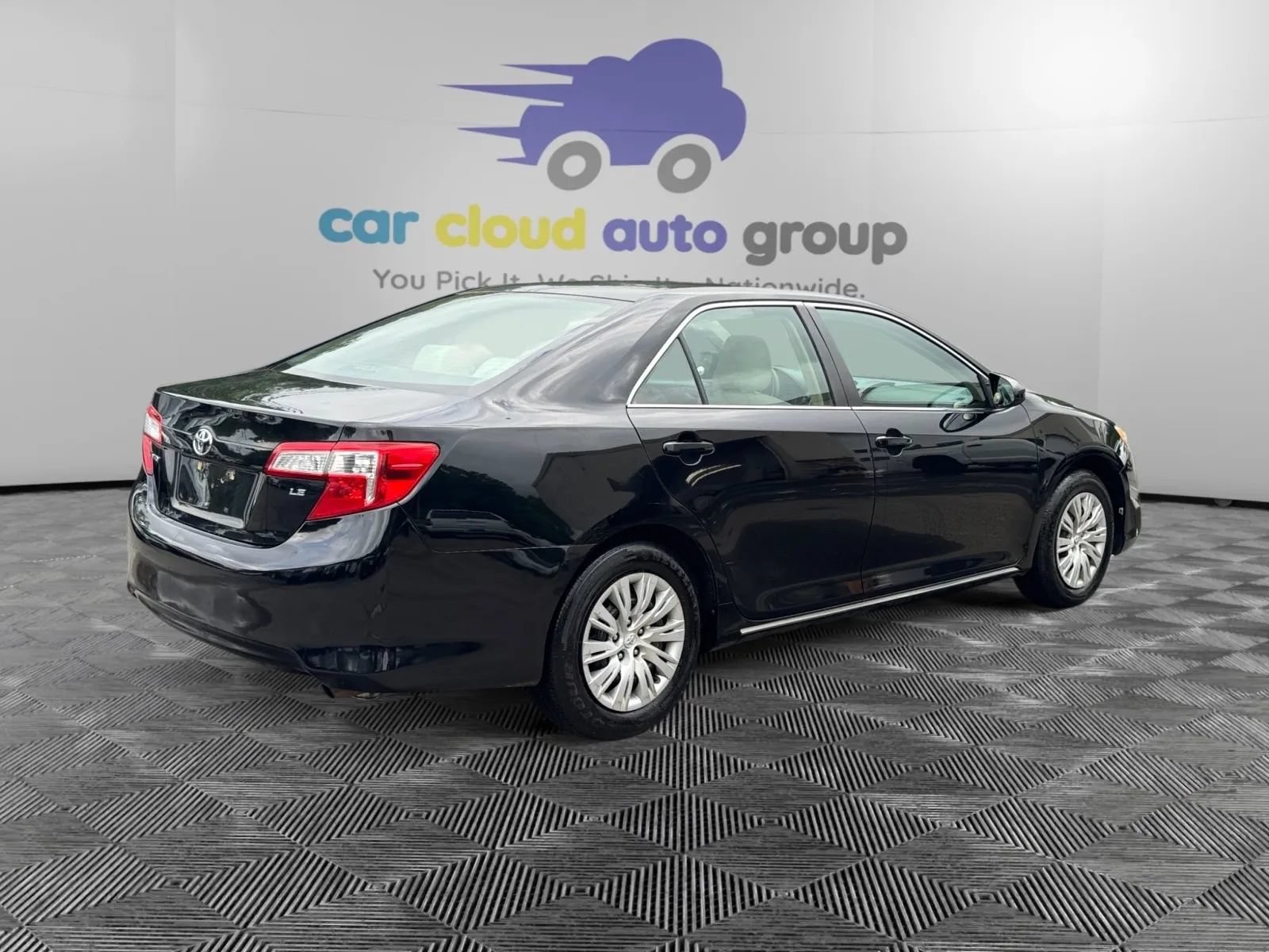 Used 2012 Toyota Camry LE FWD image 5