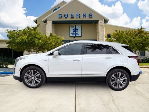 Used 2025 Cadillac XT5 Premium Luxury w/ Technology Package FWD image 2