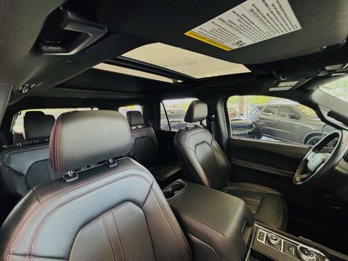 Used 2022 Ford Expedition Limited w/ Equipment Group 304A AWD/4WD image 38