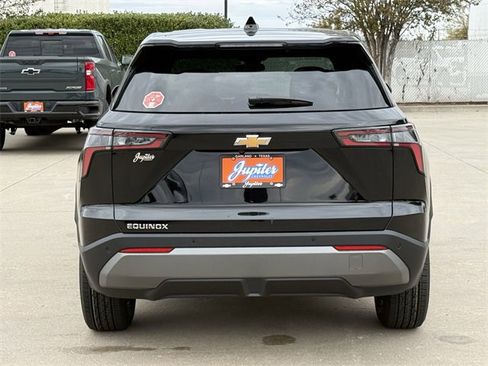 New 2026 Chevrolet Equinox LT image 5