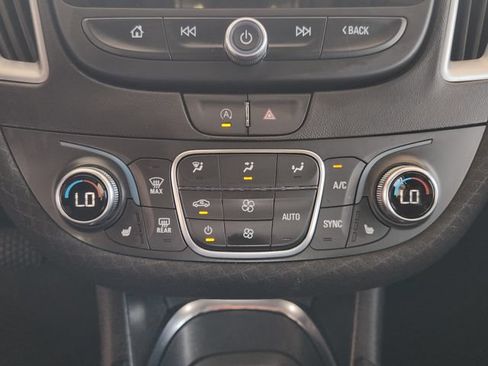 Used 2025 Chevrolet Malibu LT FWD image 17