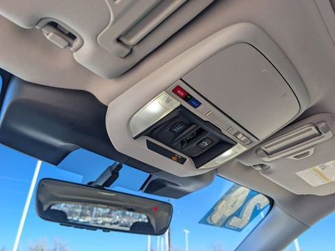 Used 2024 Subaru Forester Premium image 30