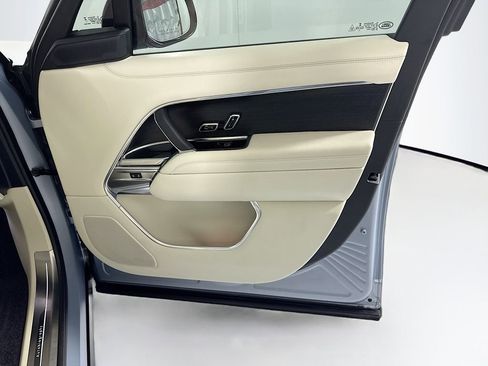 Used 2023 Land Rover Range Rover Long Wheelbase Autobiography image 26