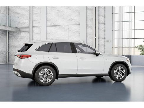 New 2025 Mercedes-Benz GLC 350e 4MATIC image 18