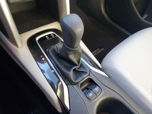 Used 2024 Toyota Corolla Cross L image 33