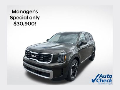 Used 2023 Kia Telluride S w/ S Sunroof Package