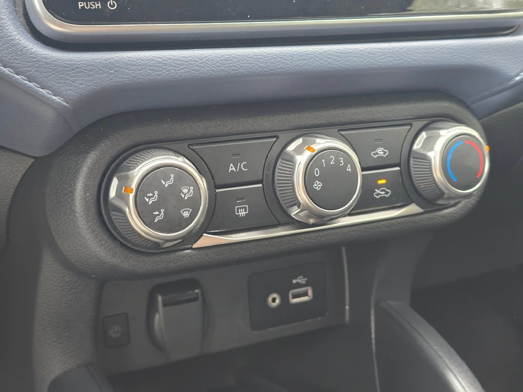 Used 2024 Nissan Versa SV FWD image 19