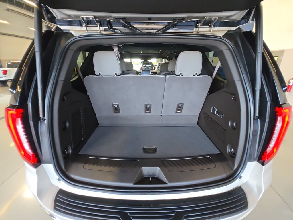 Certified 2022 GMC Yukon SLT w/ SLT Luxury Package AWD/4WD image 29