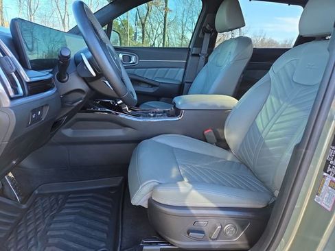 Used 2025 Kia Sorento SX Prestige w/ Sage Leather Package image 10