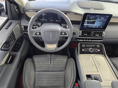 Used 2018 Lincoln Navigator Black Label image 12