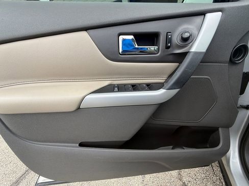 Used 2014 Ford Edge SEL w/ Equipment Group 205A AWD/4WD image 16