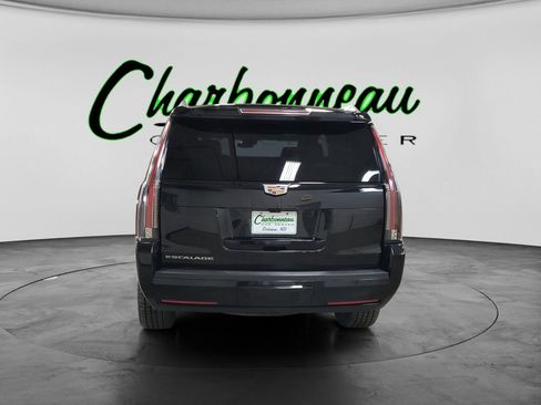 Used 2019 Cadillac Escalade Luxury w/ Escalade Sport Edition AWD/4WD image 4