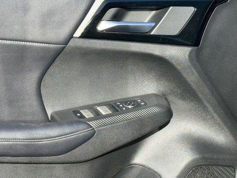 Used 2024 Mitsubishi Outlander SE image 19