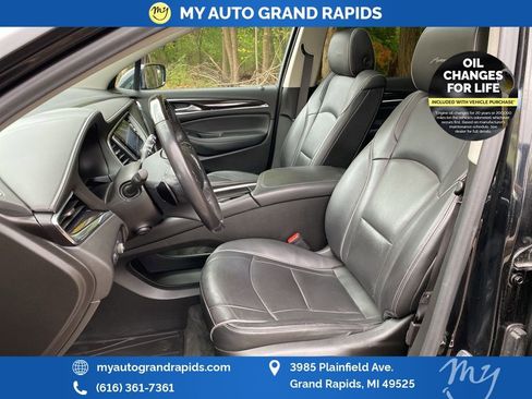 Used 2021 Buick Enclave Avenir w/ Avenir Technology Package image 5