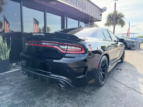 Used 2017 Dodge Charger R/T Scat Pack w/ Dynamics Package RWD image 12
