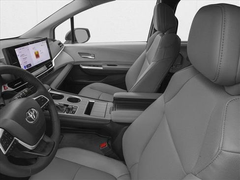 Used 2026 Toyota Sienna XLE FWD image 6