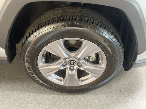 Used 2025 Toyota RAV4 XLE image 13