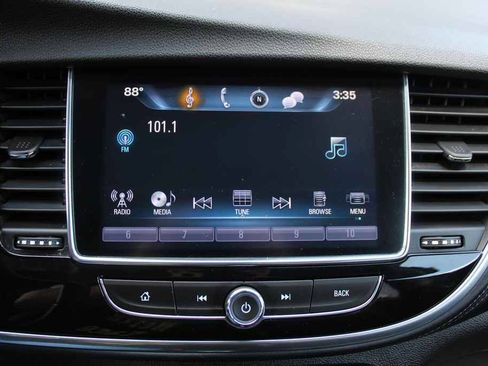Used 2019 Buick Encore Preferred AWD/4WD image 20