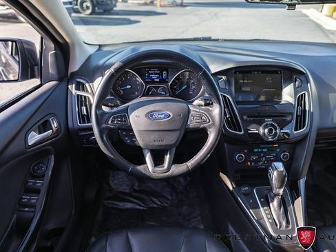 Used 2018 Ford Focus Titanium image 2