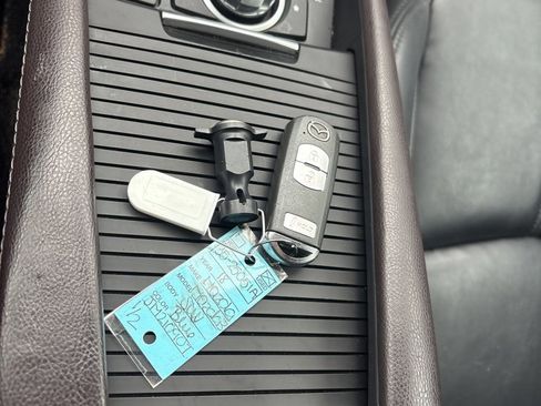 Used 2018 MAZDA MAZDA3 Touring image 32