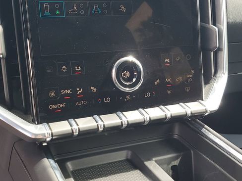 Used 2025 GMC Acadia Elevation image 31