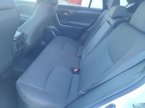 Used 2023 Toyota RAV4 SE image 17