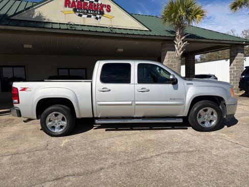 Used 2010 GMC Sierra 1500 SLT w/ All-Terrain Package image 4
