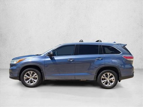 Used 2015 Toyota Highlander XLE FWD image 8