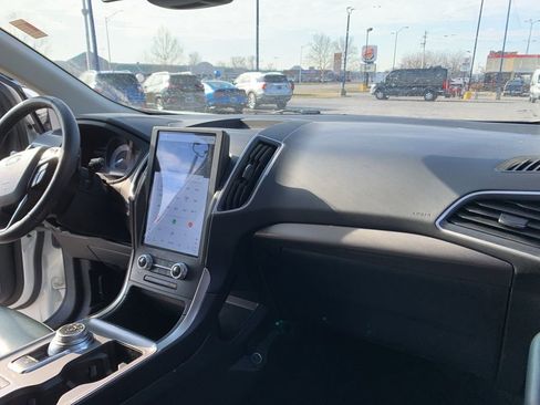 Used 2024 Ford Edge SEL w/ Convenience Package image 18