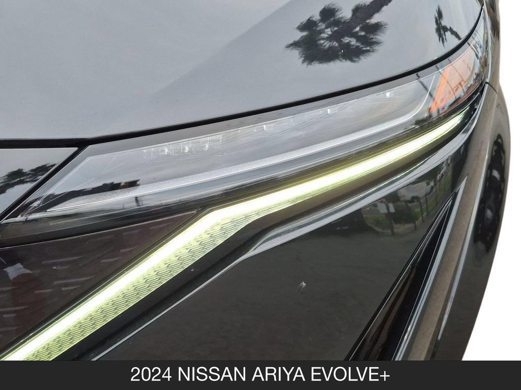 Used 2024 Nissan Ariya FWD image 10