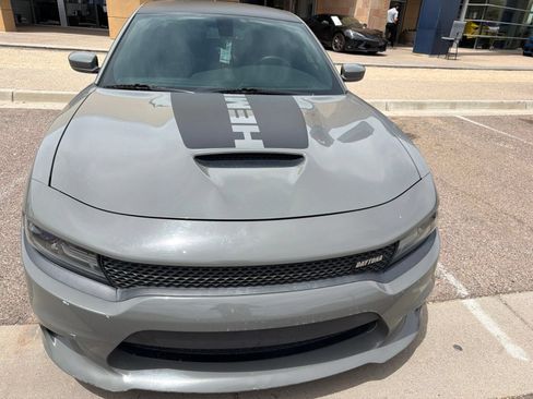 Used 2017 Dodge Charger R/T RWD image 4