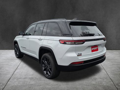 New 2025 Jeep Grand Cherokee Limited image 6