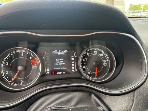 Used 2021 Jeep Cherokee Latitude Plus image 14