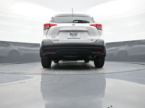 Used 2018 Nissan Kicks SV image 29