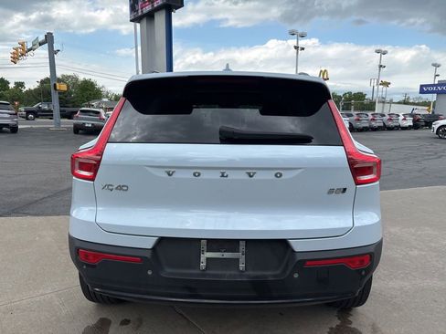 Used 2024 Volvo XC40 B5 Plus w/ Protection Package Premier AWD/4WD image 7