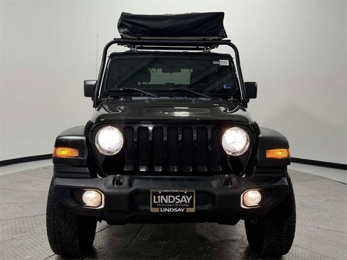 Used 2018 Jeep Wrangler Sport S image 2