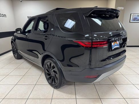 Used 2024 Land Rover Discovery S image 4