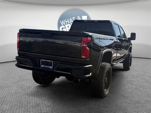 Used 2025 Chevrolet Silverado 2500 LTZ w/ LTZ Plus Package image 3