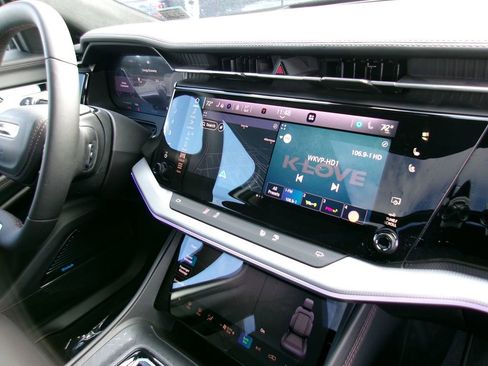 Used 2024 Jeep Wagoneer Launch Edition image 14