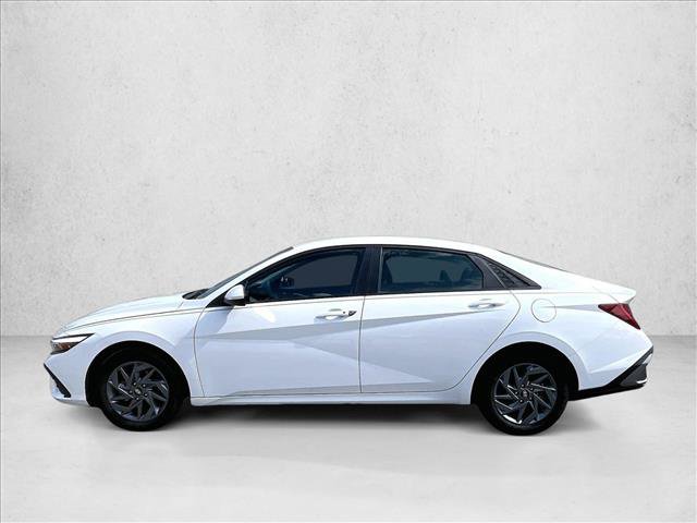 Used 2025 Hyundai Elantra Hybrid FWD image 6
