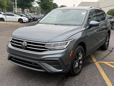 Certified 2023 Volkswagen Tiguan SE AWD/4WD image 8