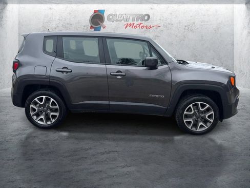 Used 2018 Jeep Renegade Latitude AWD/4WD image 7