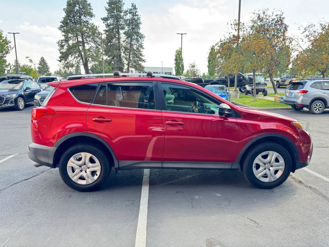 Used 2013 Toyota RAV4 LE AWD/4WD image 6