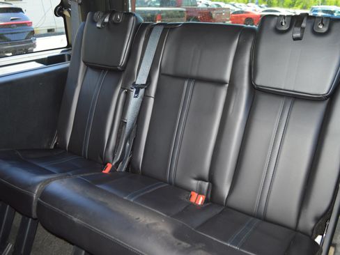 Used 2015 Lincoln Navigator 4WD image 21