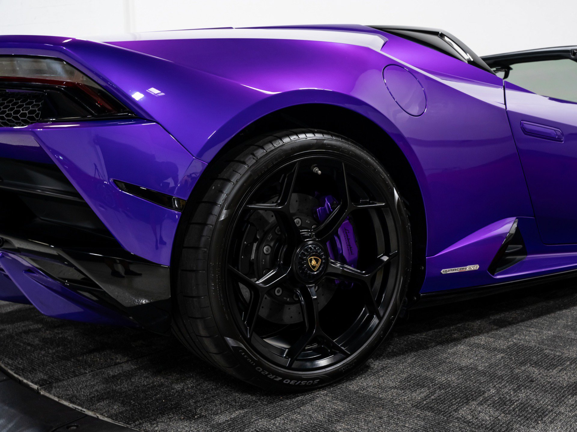 Used 2020 Lamborghini Huracan EVO AWD/4WD image 34