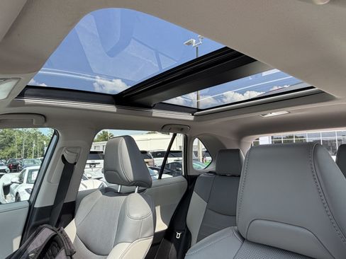 Used 2021 Toyota RAV4 Limited AWD/4WD image 25