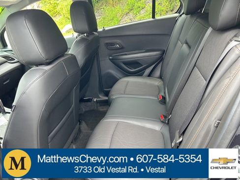 Certified 2022 Chevrolet Trax LT w/ LT Convenience Package image 15